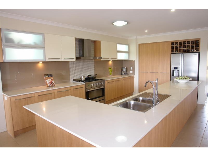 4 Kauri Pine Close, Moggill QLD 4070